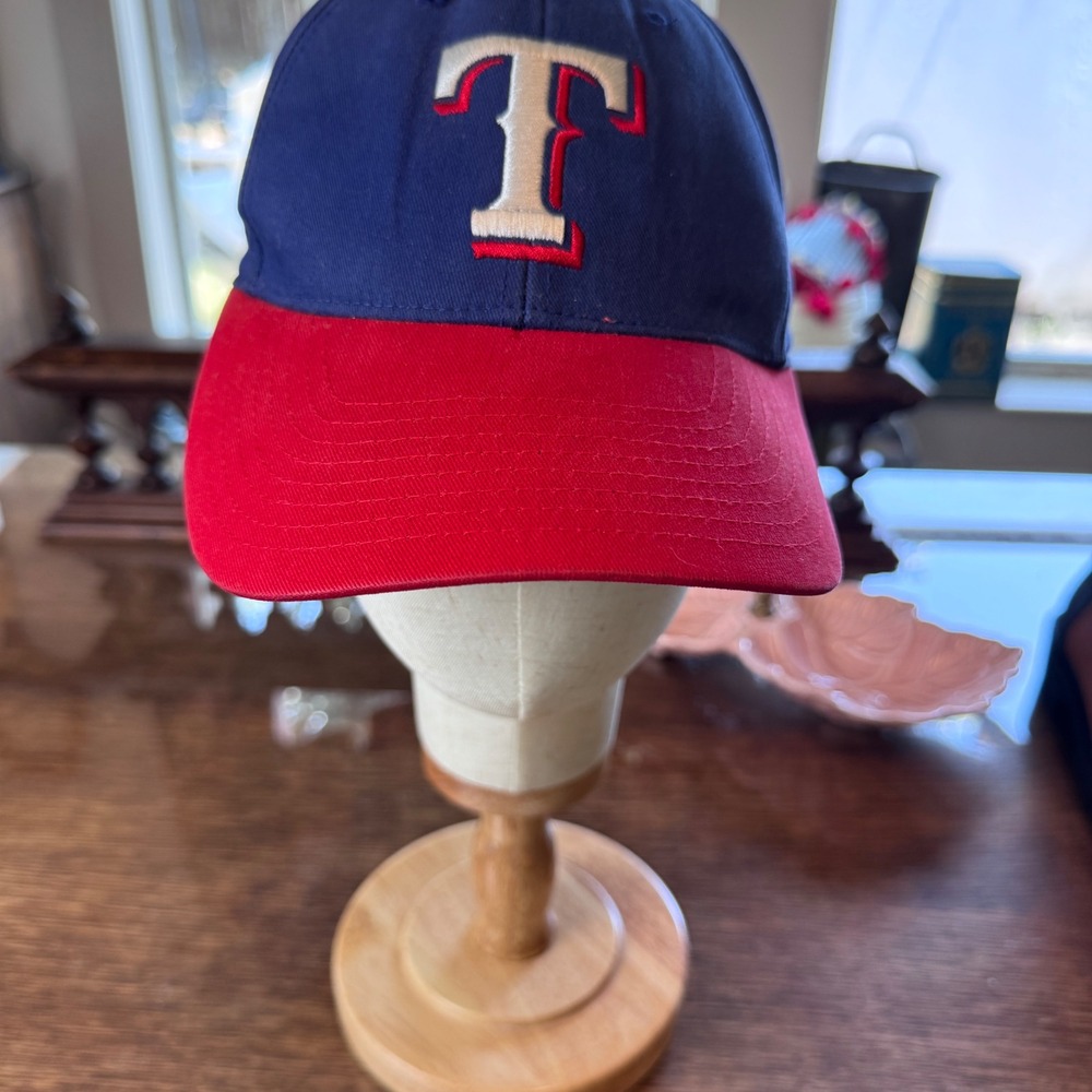 Fan Favorite Texas Rangers MLB Baseball Hat Navy Red Adjustable Strapback Cap